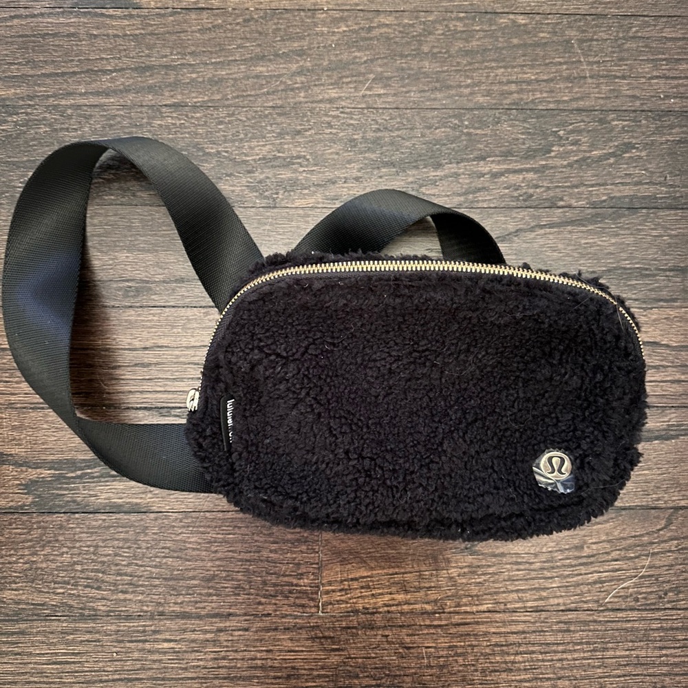 lululemon athletica Black Sherpa Crossbody Bag